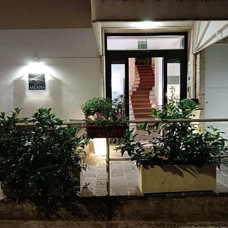 Hotel Arcadia มาเชราตา ภายนอก รูปภาพ