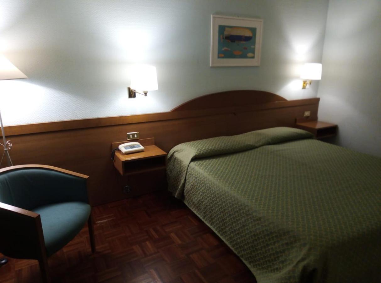 Hotel Arcadia มาเชราตา ภายนอก รูปภาพ
