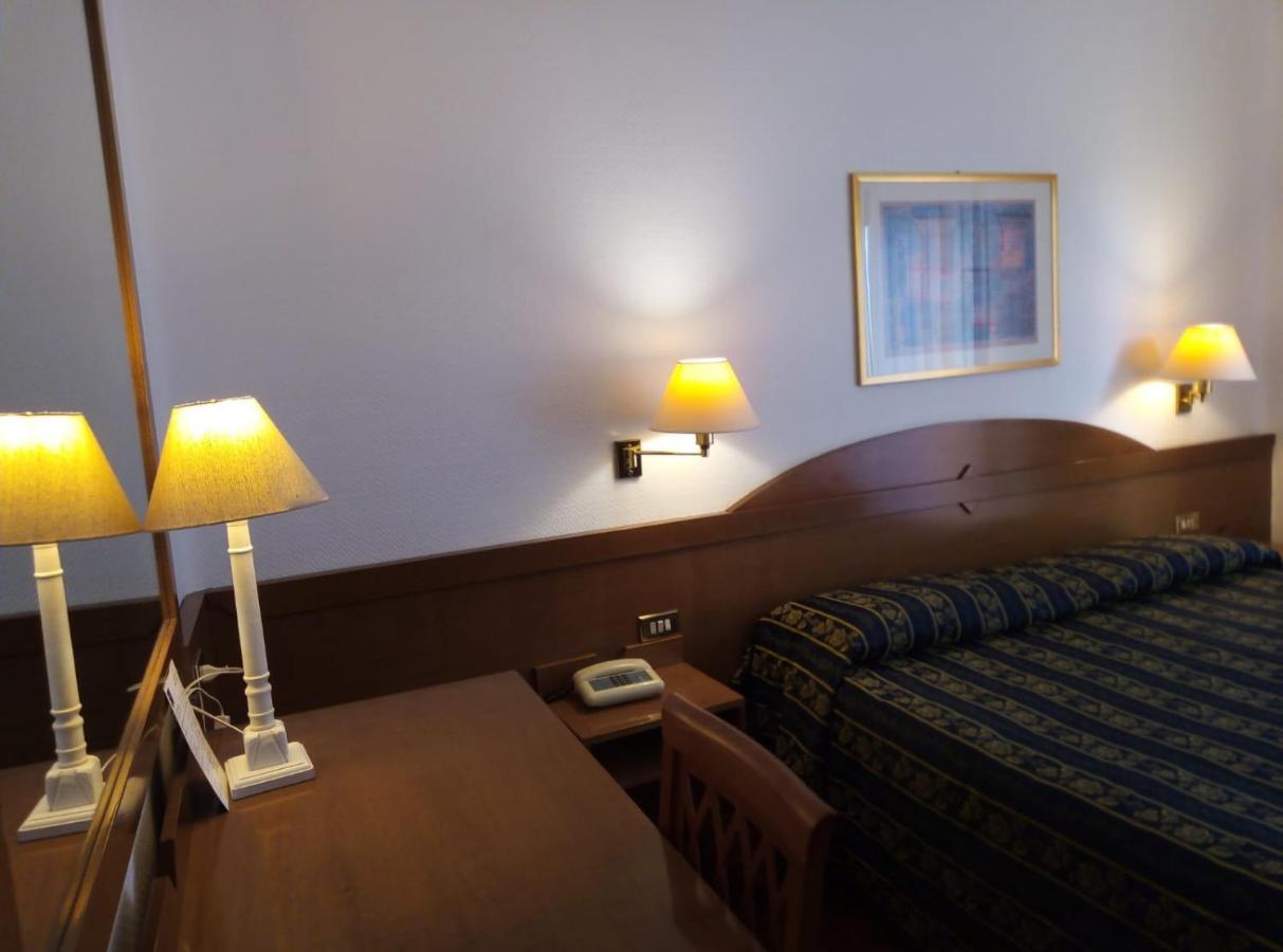 Hotel Arcadia มาเชราตา ภายนอก รูปภาพ