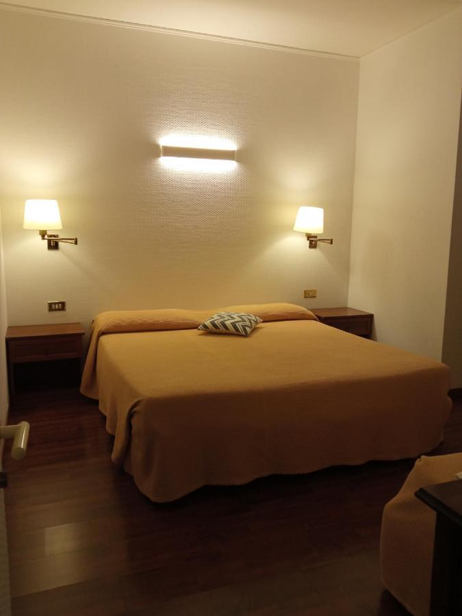Hotel Arcadia มาเชราตา ภายนอก รูปภาพ