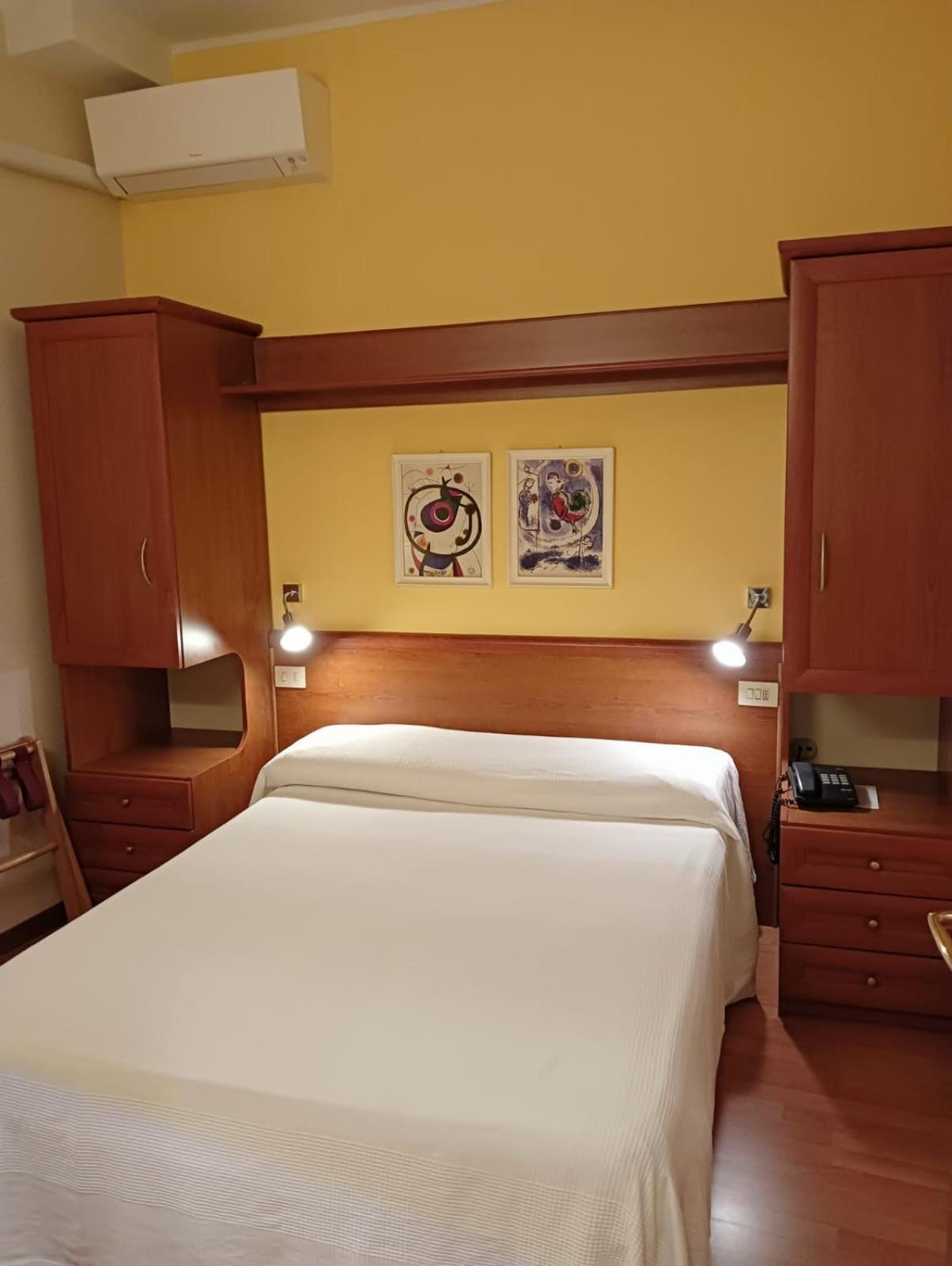 Hotel Arcadia มาเชราตา ภายนอก รูปภาพ