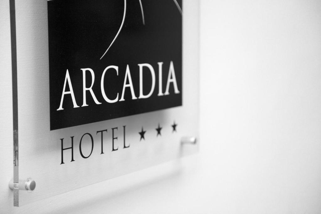 Hotel Arcadia มาเชราตา ภายนอก รูปภาพ